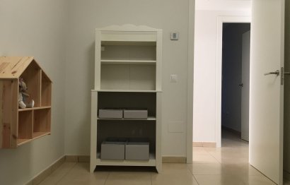 Resale - Apartment - Middle Floor Apartment - Marbella - La Campana