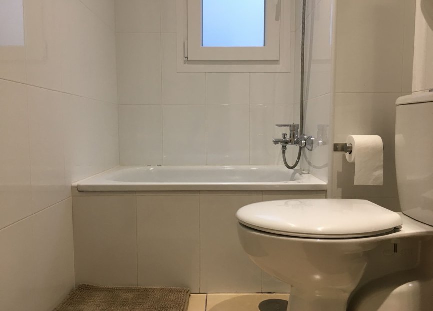 Resale - Apartment - Middle Floor Apartment - Marbella - La Campana