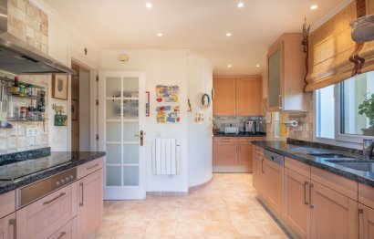 Resale - Apartment - Penthouse - Marbella - Nueva Andalucia