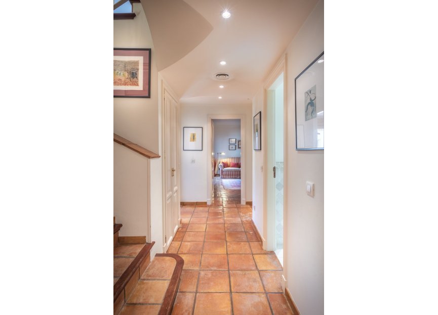 Resale - Apartment - Penthouse - Marbella - Nueva Andalucia