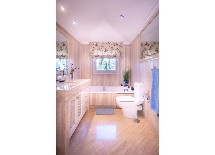 Resale - Apartment - Penthouse - Marbella - Nueva Andalucia