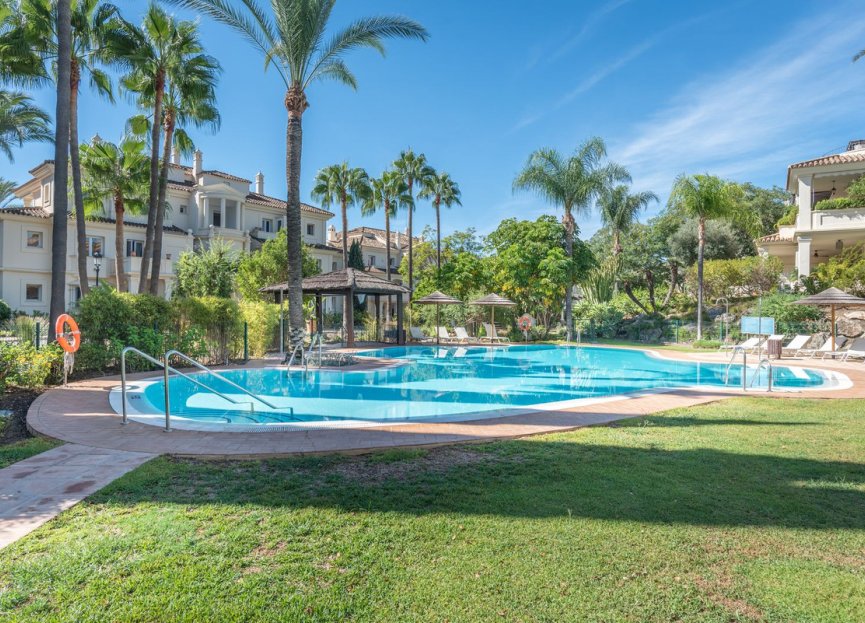 Resale - Apartment - Penthouse - Marbella - Nueva Andalucia