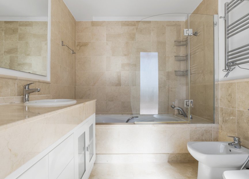 Resale - Apartment - Duplex - Marbella - Nueva Andalucia