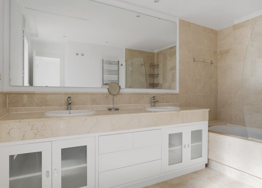 Resale - Apartment - Duplex - Marbella - Nueva Andalucia