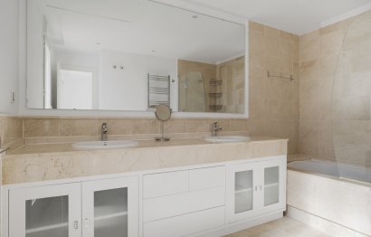 Resale - Apartment - Duplex - Marbella - Nueva Andalucia