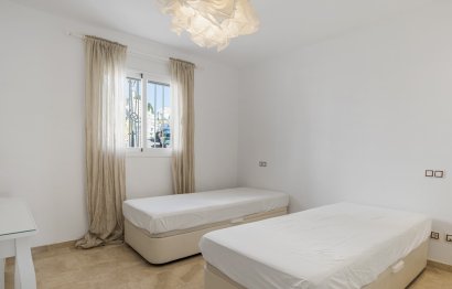 Resale - Apartment - Duplex - Marbella - Nueva Andalucia