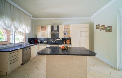 Resale - House - Detached Villa - Marbella - Las Chapas