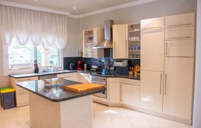 Resale - House - Detached Villa - Marbella - Las Chapas