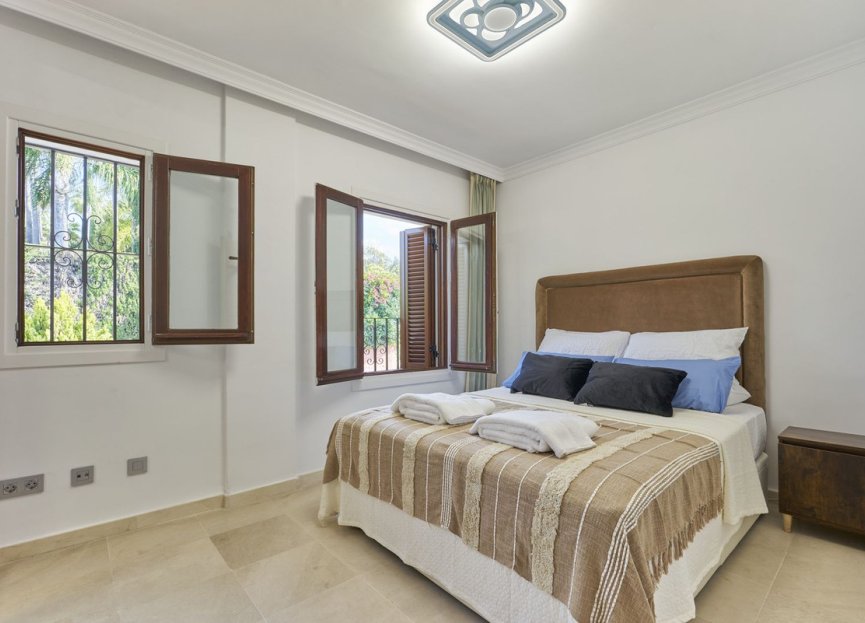 Resale - House - Semi-Detached House - Marbella - The Golden Mile