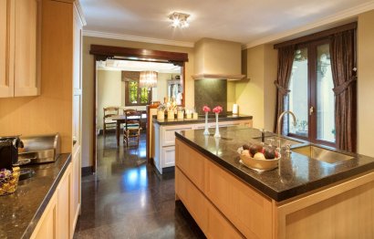 Resale - House - Detached Villa - Marbella - Marbella Centro