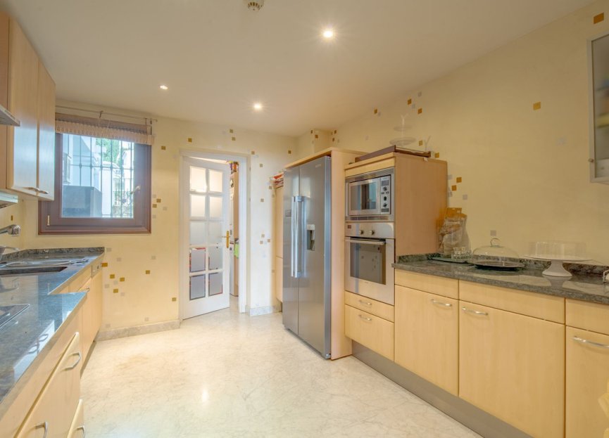 Resale - Ground floor apartment - Marbella - The Golden Mile