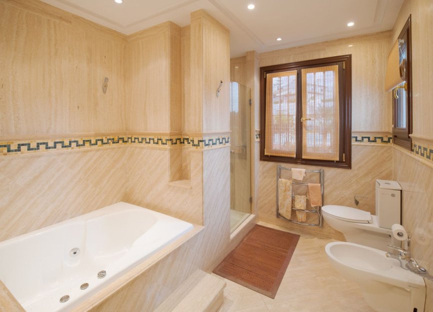 Resale - Ground floor apartment - Marbella - The Golden Mile