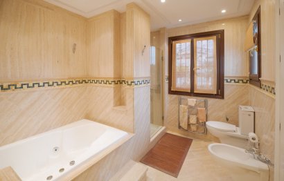 Resale - Ground floor apartment - Marbella - The Golden Mile