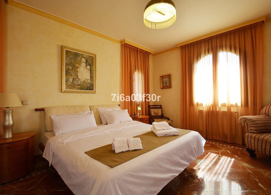 Reventa - House - Detached Villa - Marbella - Nueva Andalucia