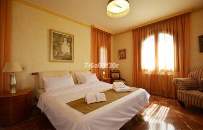 Reventa - House - Detached Villa - Marbella - Nueva Andalucia