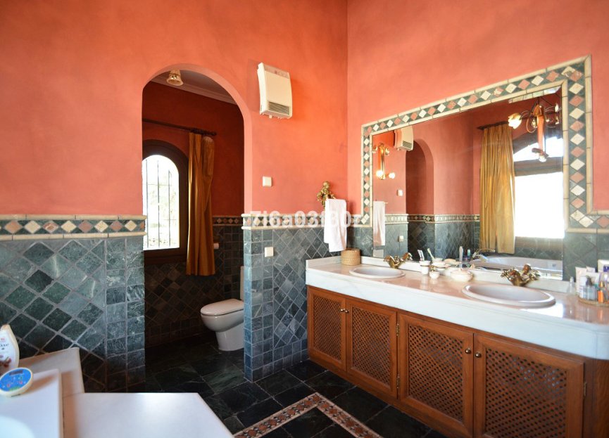 Reventa - House - Detached Villa - Marbella - Nueva Andalucia