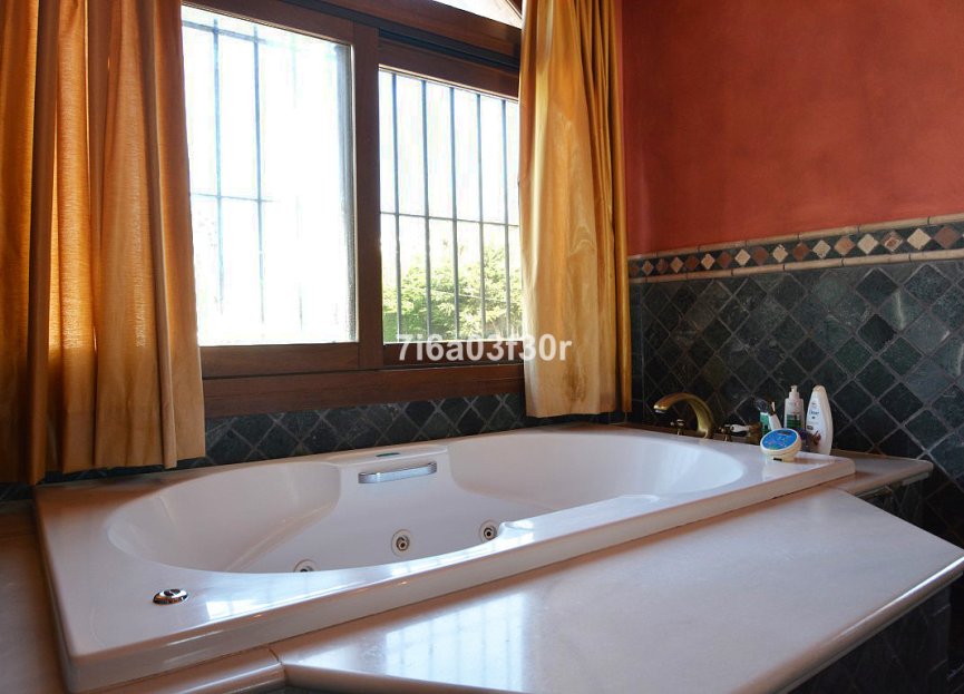 Reventa - House - Detached Villa - Marbella - Nueva Andalucia