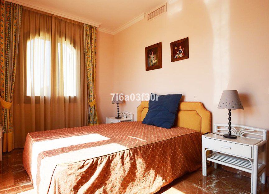 Reventa - House - Detached Villa - Marbella - Nueva Andalucia