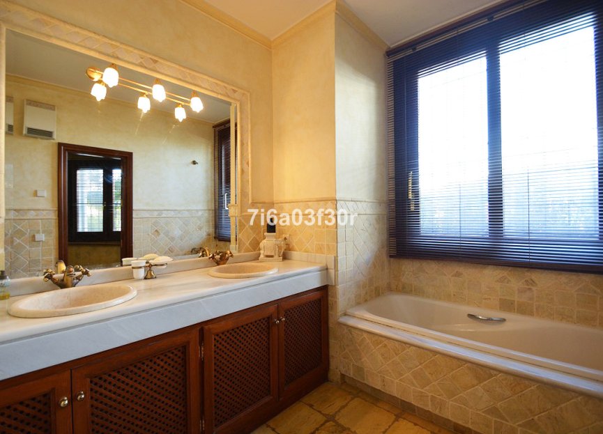 Reventa - House - Detached Villa - Marbella - Nueva Andalucia