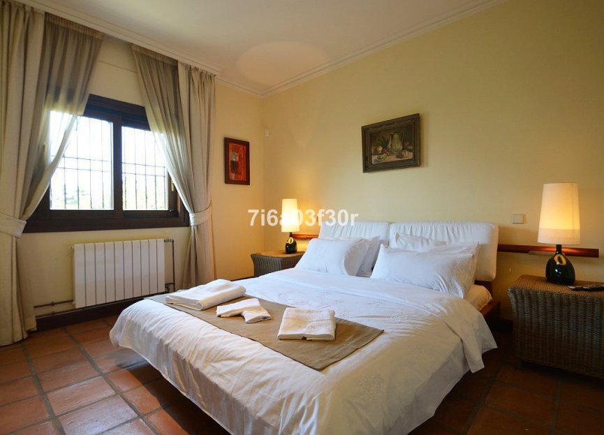 Reventa - House - Detached Villa - Marbella - Nueva Andalucia