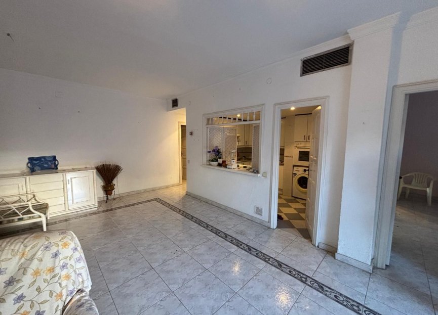 Resale - Apartment - Middle Floor Apartment - Marbella - Nueva Andalucia