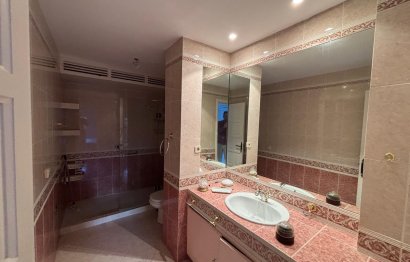 Resale - Apartment - Middle Floor Apartment - Marbella - Nueva Andalucia