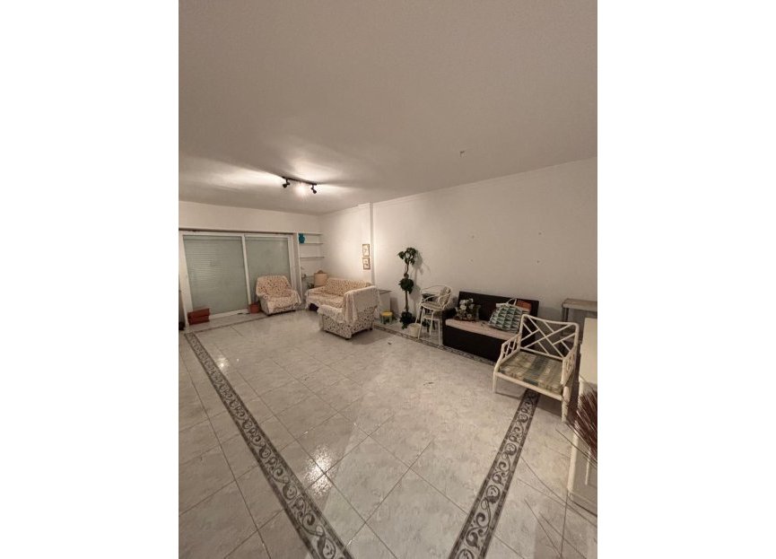 Resale - Apartment - Middle Floor Apartment - Marbella - Nueva Andalucia