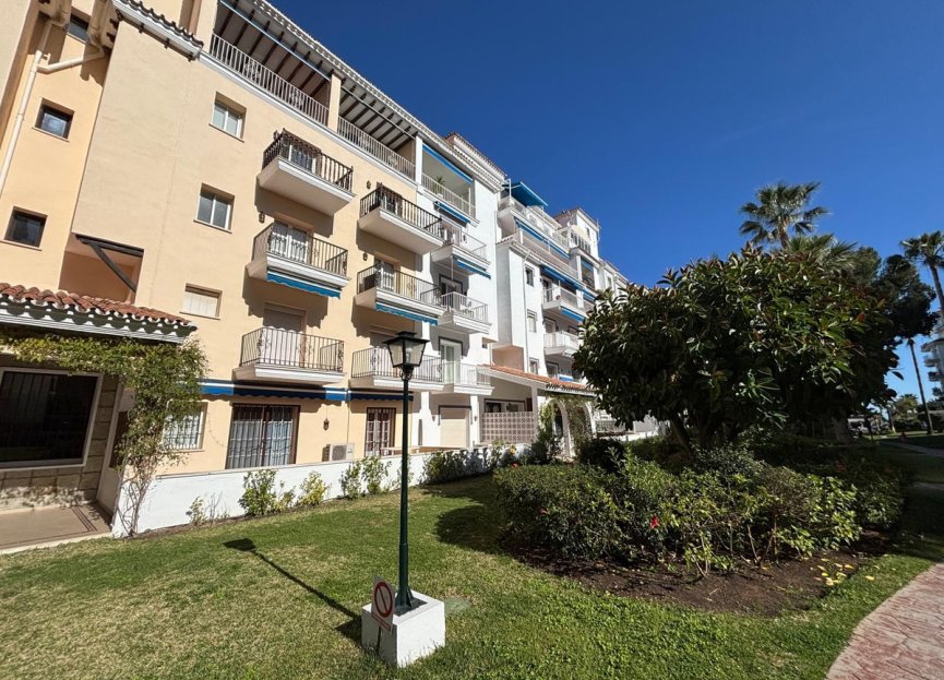 Resale - Apartment - Middle Floor Apartment - Marbella - Nueva Andalucia