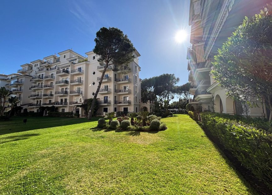 Resale - Apartment - Middle Floor Apartment - Marbella - Nueva Andalucia