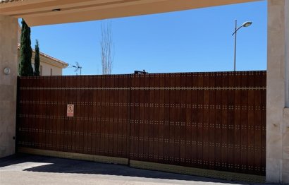 Resale - Ground floor apartment - Marbella - Nueva Andalucia