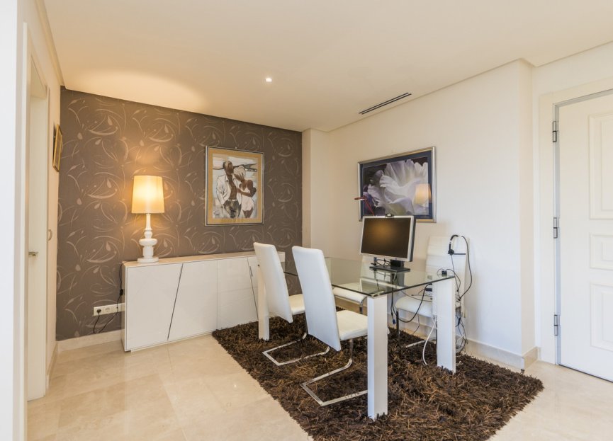Resale - Ground floor apartment - Marbella - Nueva Andalucia