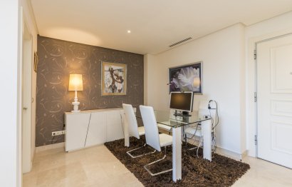 Resale - Ground floor apartment - Marbella - Nueva Andalucia