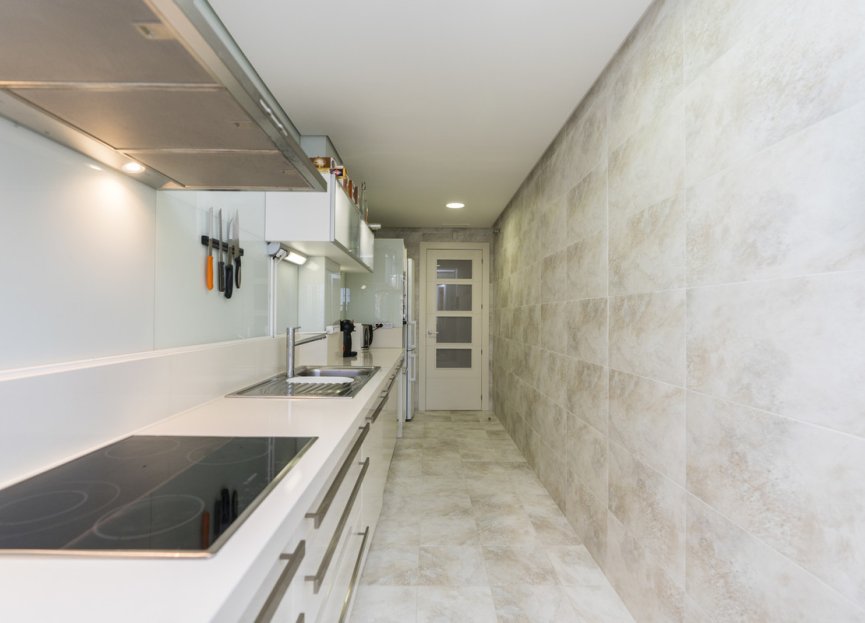 Resale - Ground floor apartment - Marbella - Nueva Andalucia