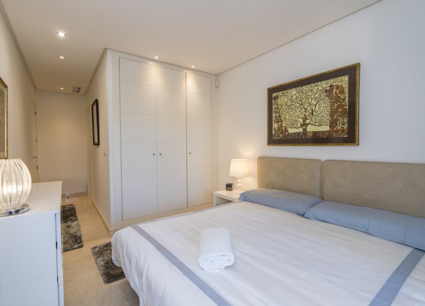 Resale - Ground floor apartment - Marbella - Nueva Andalucia