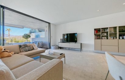 Resale - Apartment - Middle Floor Apartment - Estepona - Estepona Centro