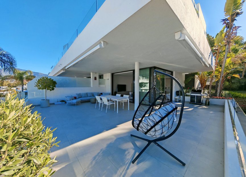 Resale - Apartment - Middle Floor Apartment - Estepona - Estepona Centro