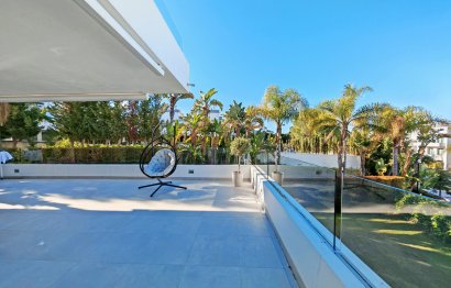 Resale - Apartment - Middle Floor Apartment - Estepona - Estepona Centro