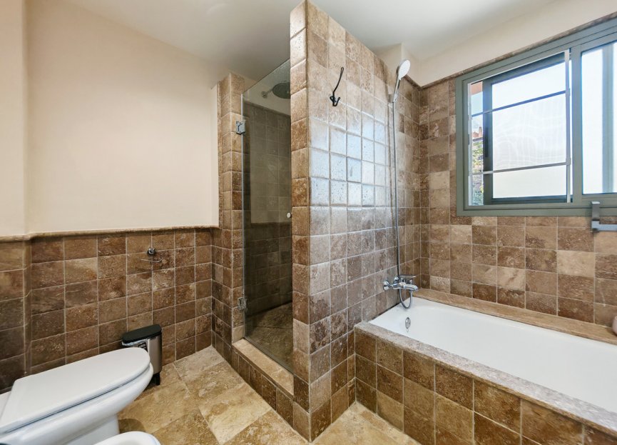 Resale - Ground floor apartment - Estepona - Estepona Centro