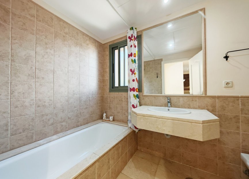 Resale - Ground floor apartment - Estepona - Estepona Centro