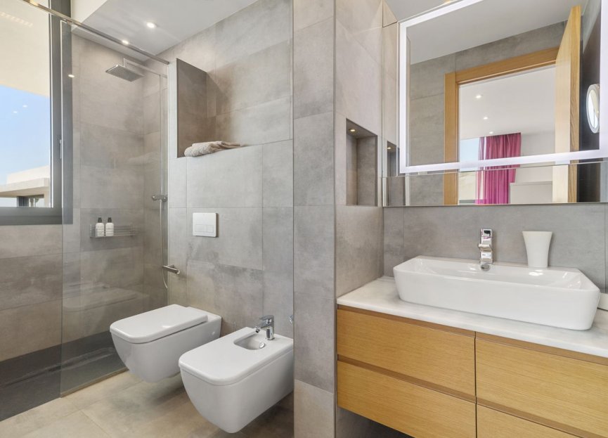 Resale - House - Detached Villa - Marbella - Costabella