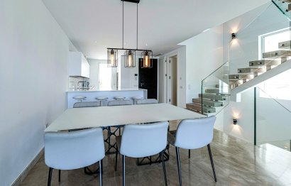 Resale - House - Semi-Detached House - Marbella - Río Real