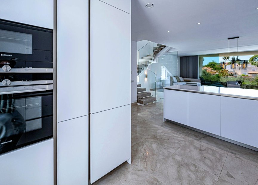 Resale - House - Semi-Detached House - Marbella - Río Real