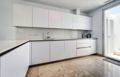 Resale - House - Semi-Detached House - Marbella - Río Real