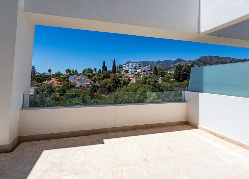 Resale - House - Semi-Detached House - Marbella - Río Real