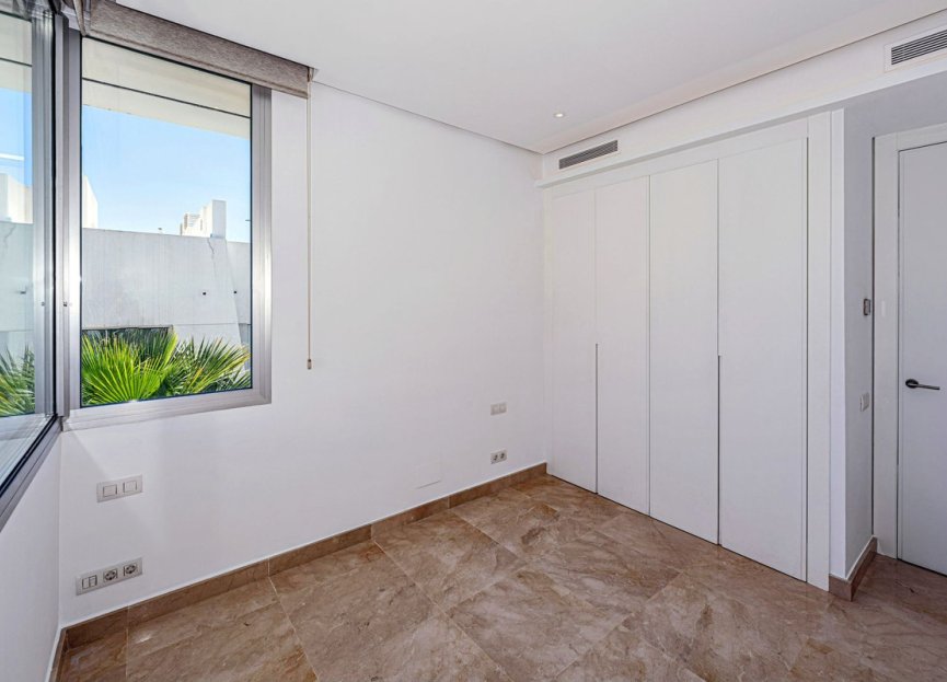 Resale - House - Semi-Detached House - Marbella - Río Real