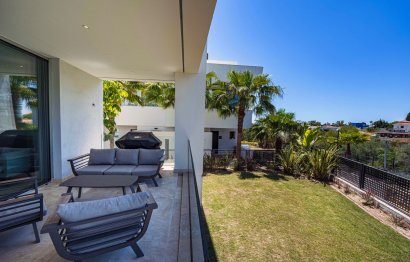 Resale - House - Semi-Detached House - Marbella - Río Real