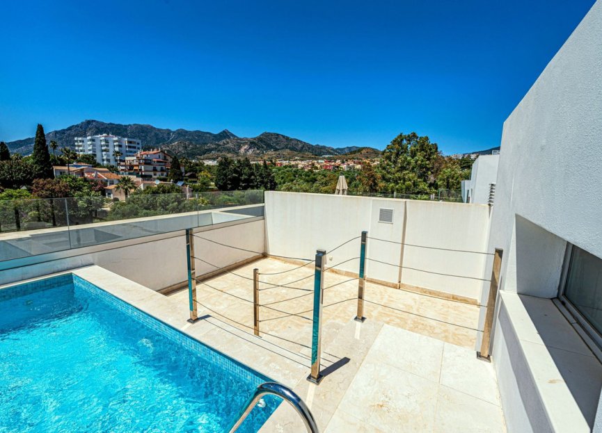 Resale - House - Semi-Detached House - Marbella - Río Real