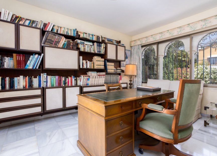 Resale - House - Detached Villa - Marbella - Marbella Centro