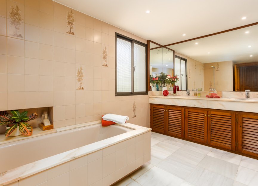 Resale - House - Detached Villa - Marbella - Marbella Centro