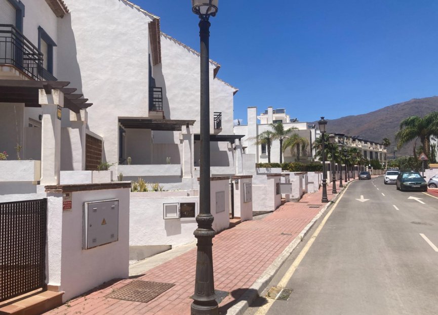 Resale - House - Townhouse - Estepona - Estepona Centro